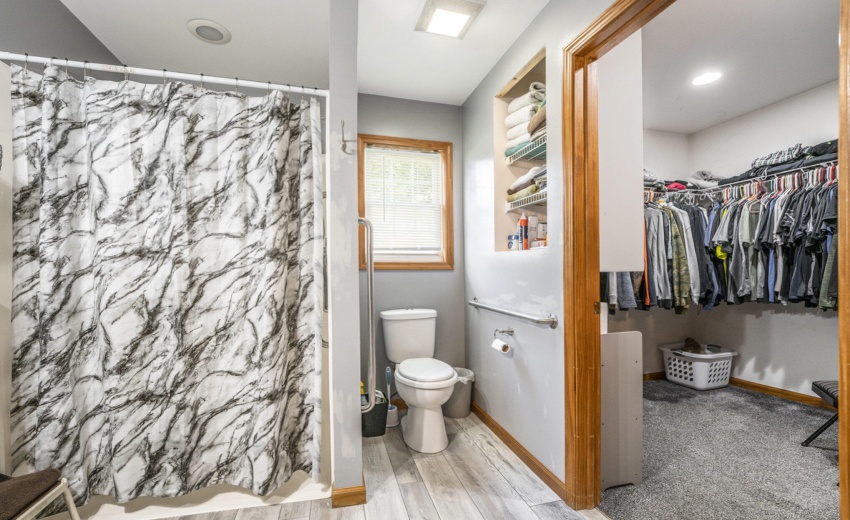 Main Bedroom Ensuite & WIC