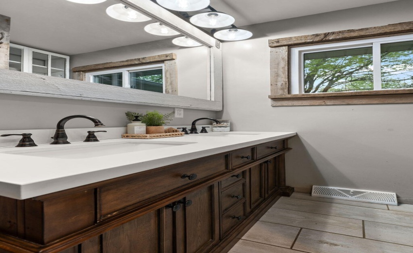 Double bowl vanity