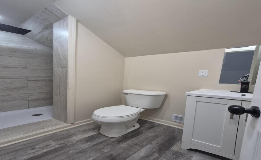 Upstairs Bathroom