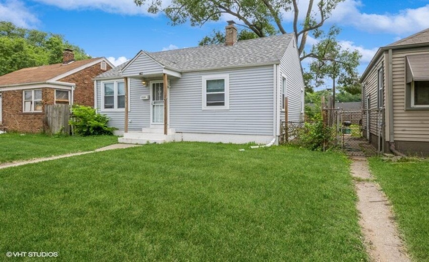 03_639IllinoisSt_571_FrontView_Small