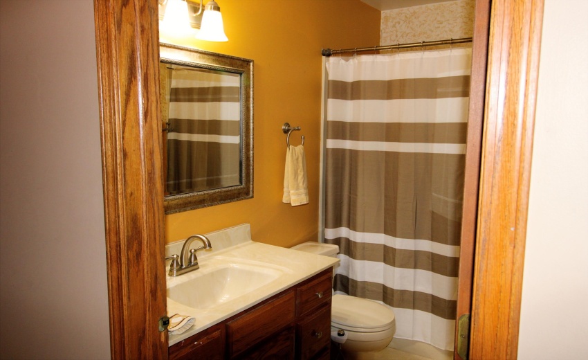 2nd bathroom