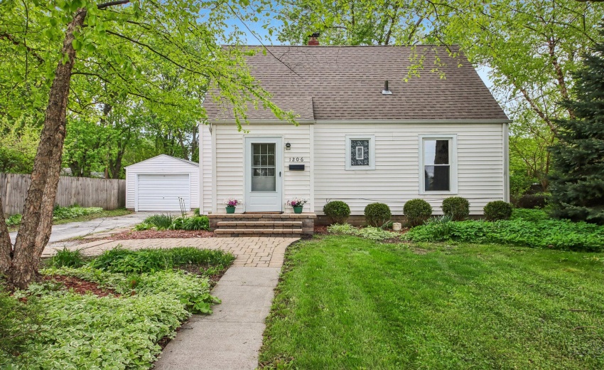 1206 sycamore front photo