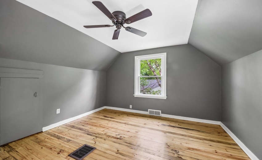 23-web-or-mls-Sycamore St-S3004-023