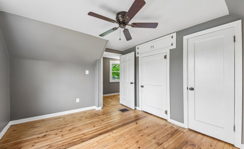 21-web-or-mls-Sycamore St-S3004-021