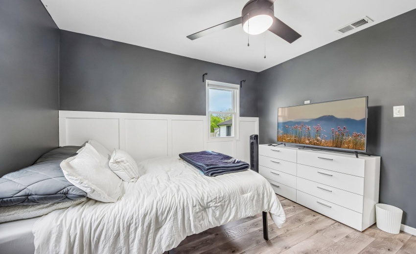 24-web-or-mls-Edison St-S3004-025