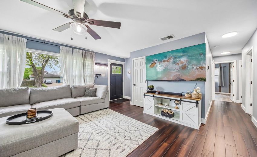 9-web-or-mls-Edison St-S3004-009