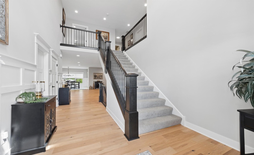 04-Entryway