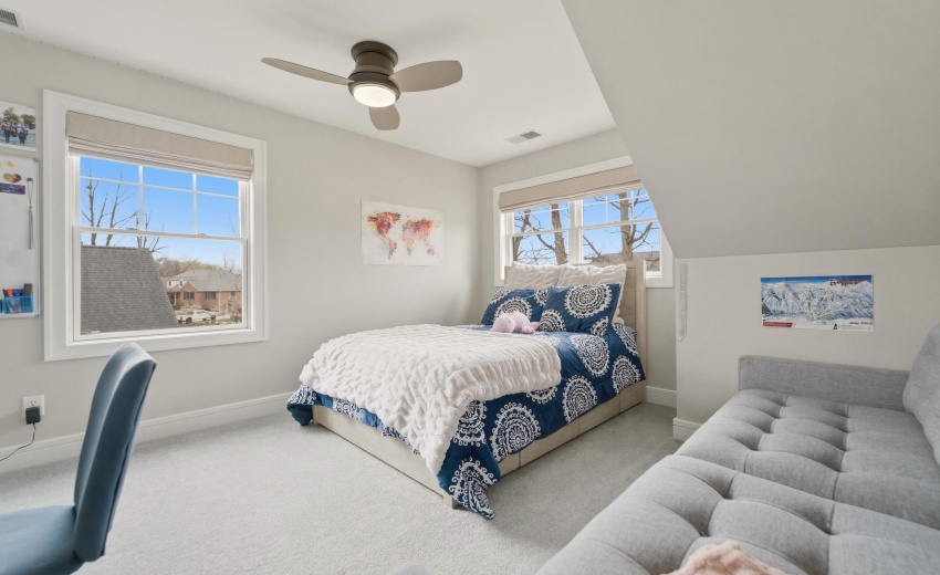 lance bed 22