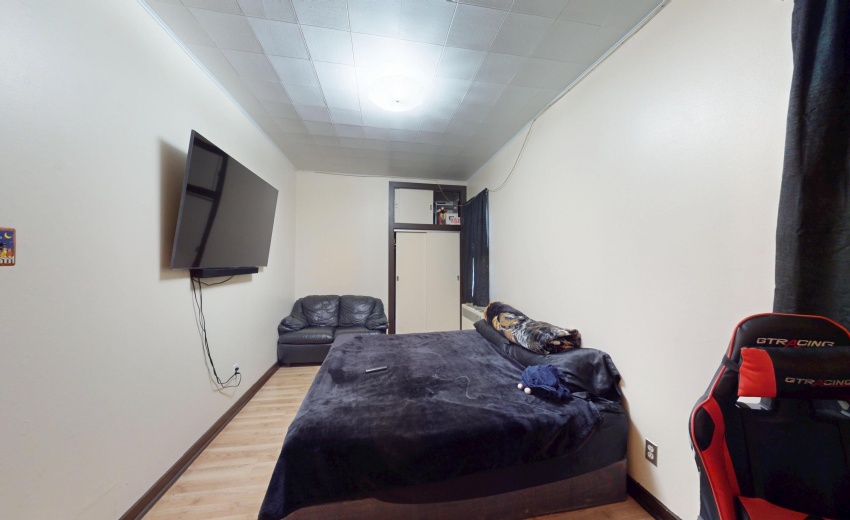 6832-Waveland-Ave-05302025_093834
