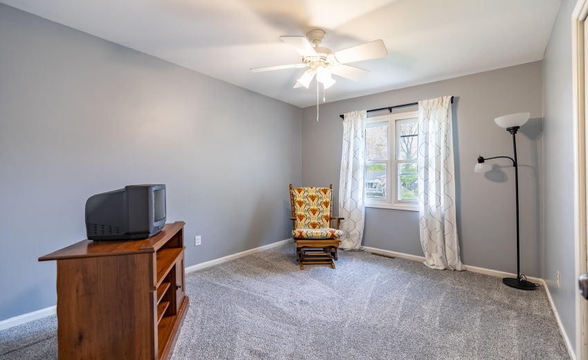 701 N Oriole Ct-30