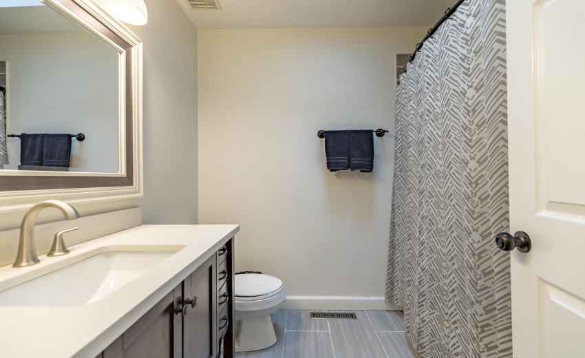 701 N Oriole Ct-28
