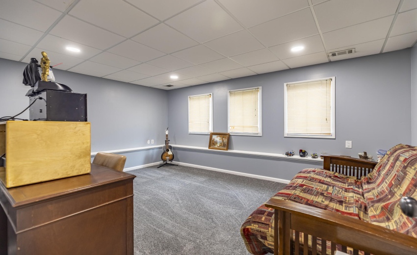 701 N Oriole Ct-31