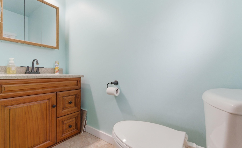 1/2 Bath