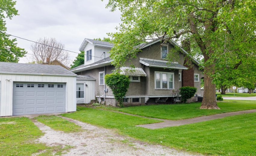 602 E State St Morocco-32