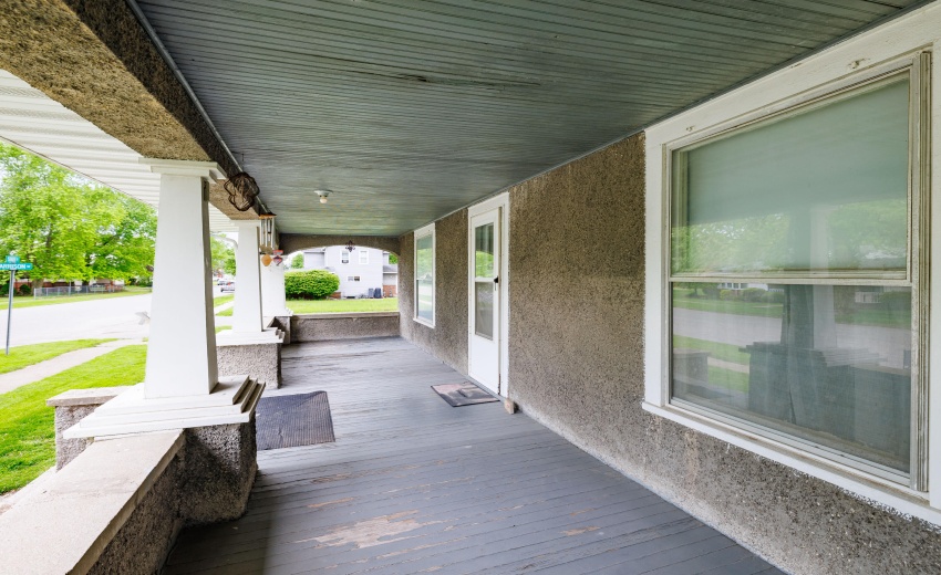 602 E State St Morocco-27