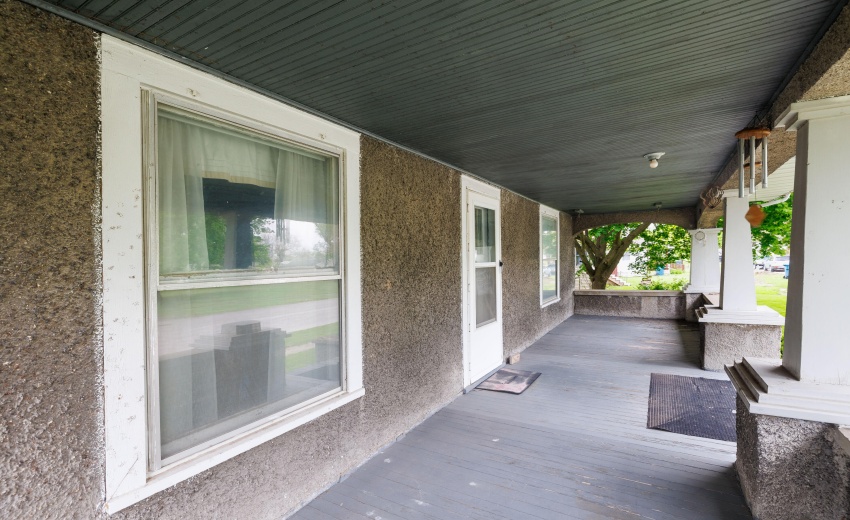 602 E State St Morocco-28