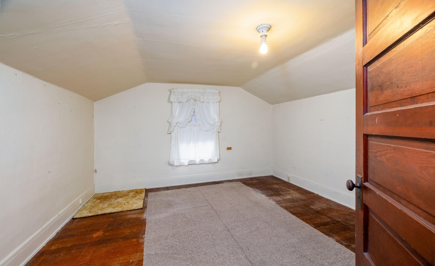 602 E State St Morocco-20