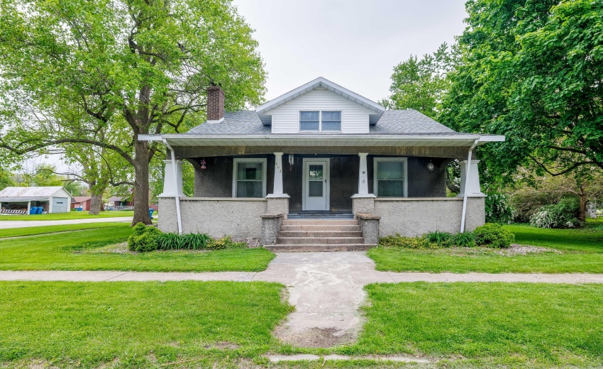 602 E State St Morocco-30