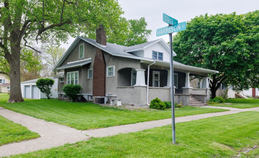 602 E State St Morocco-31