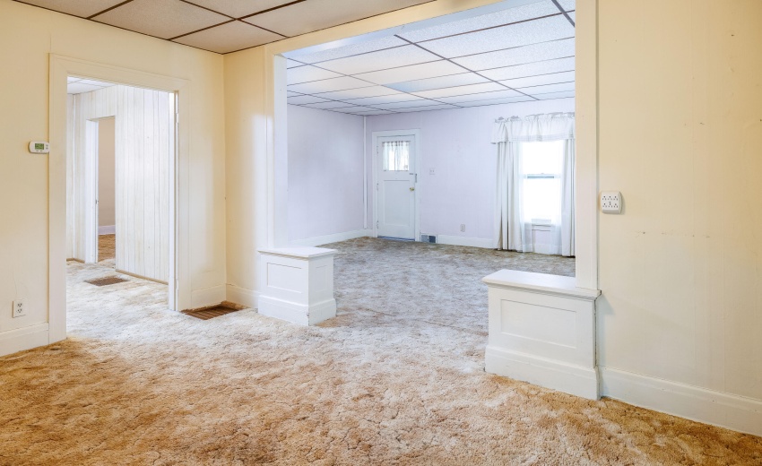 602 E State St Morocco-7