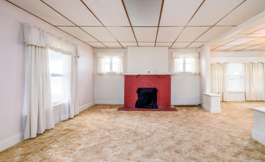 602 E State St Morocco-2
