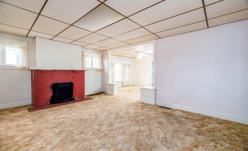 602 E State St Morocco-3