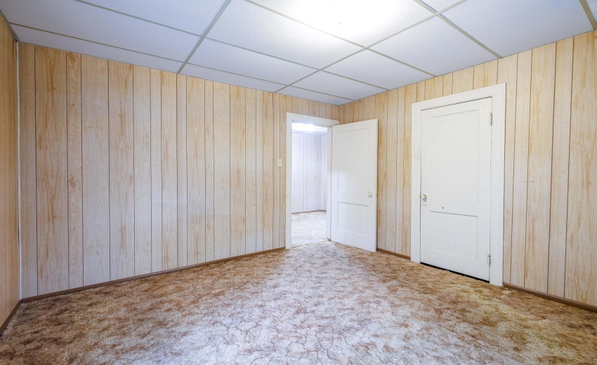 602 E State St Morocco-17