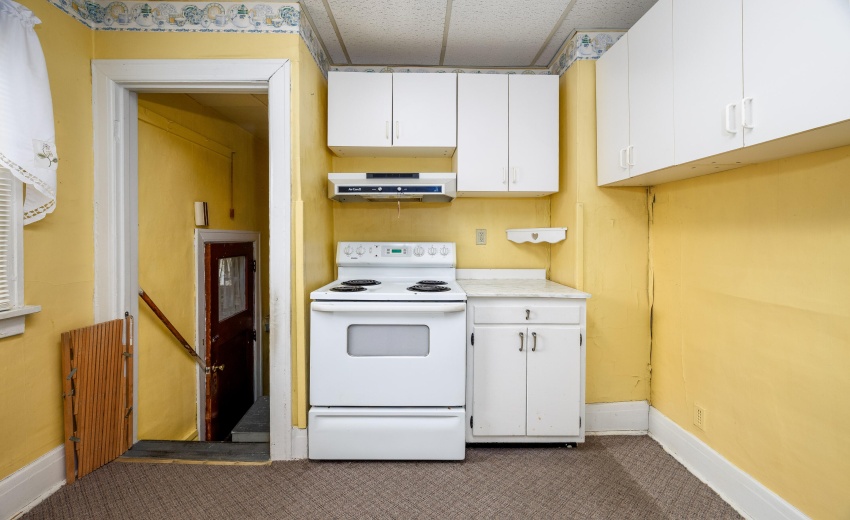 602 E State St Morocco-9