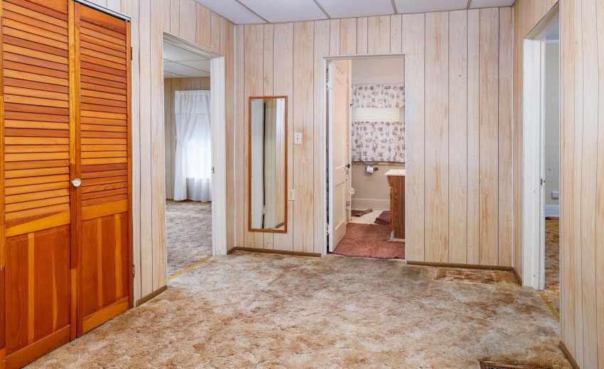 602 E State St Morocco-12