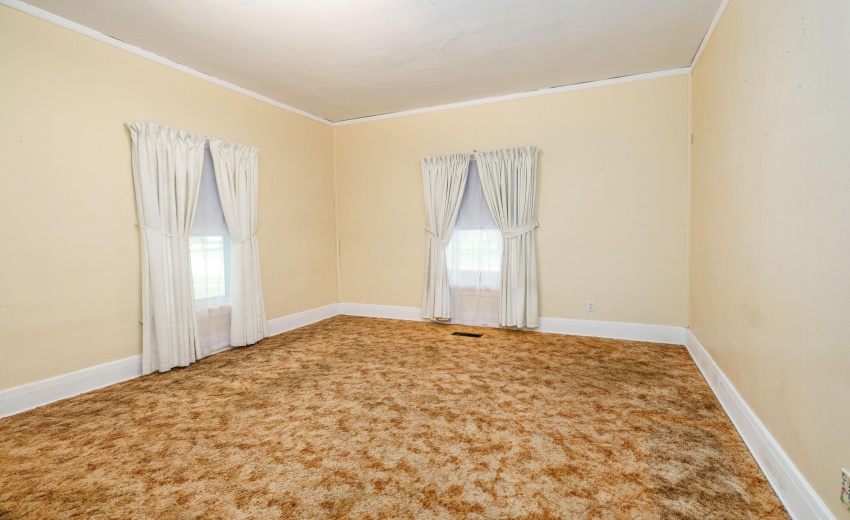 602 E State St Morocco-14