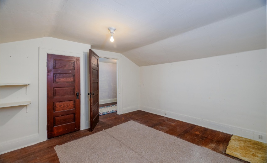 602 E State St Morocco-21