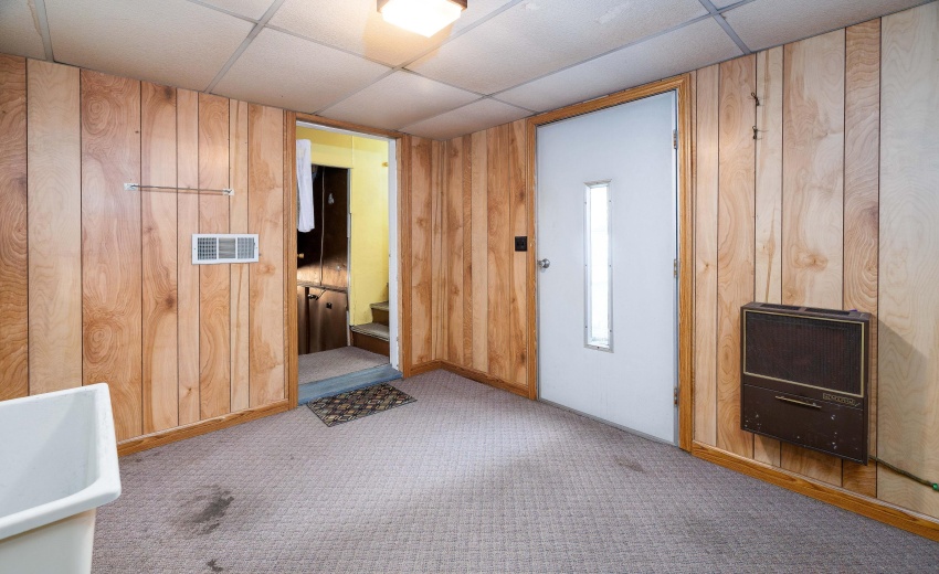 602 E State St Morocco-11