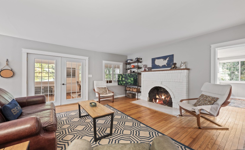 Living Room 4