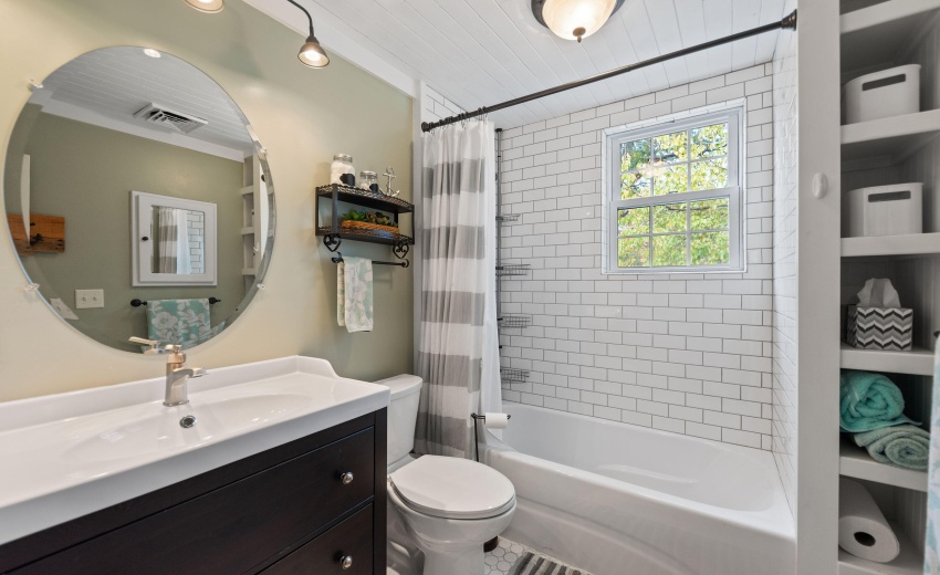 Second Floor Bath