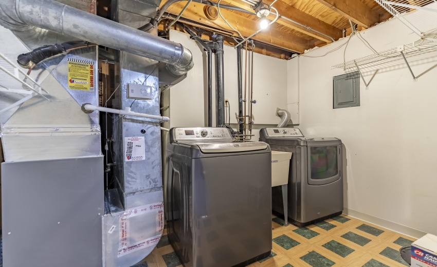 431 S Liverpool Rd-35