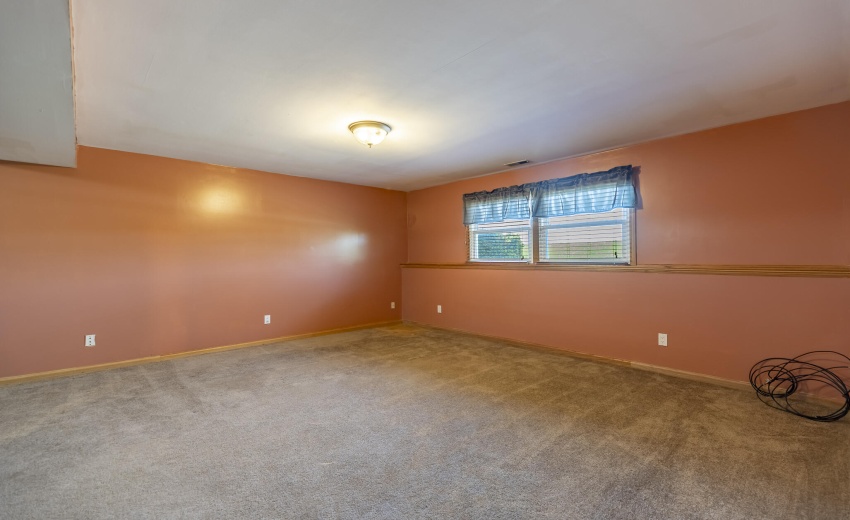 431 S Liverpool Rd-32