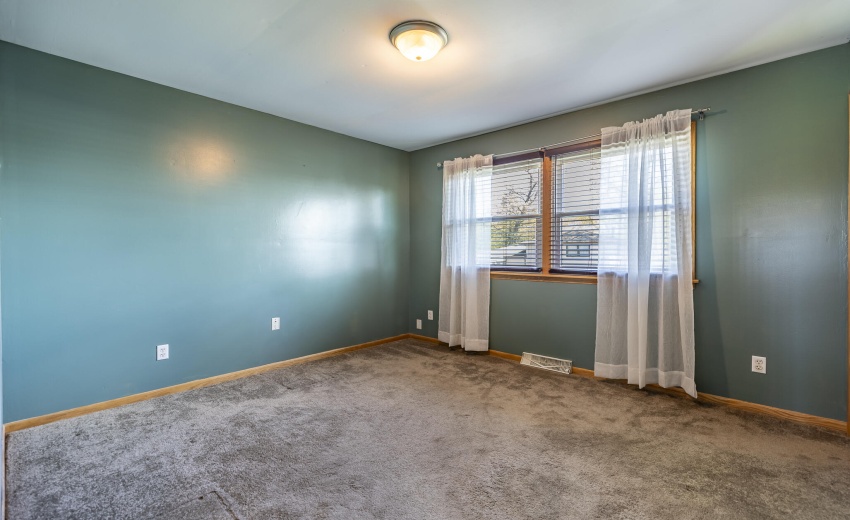 431 S Liverpool Rd-25