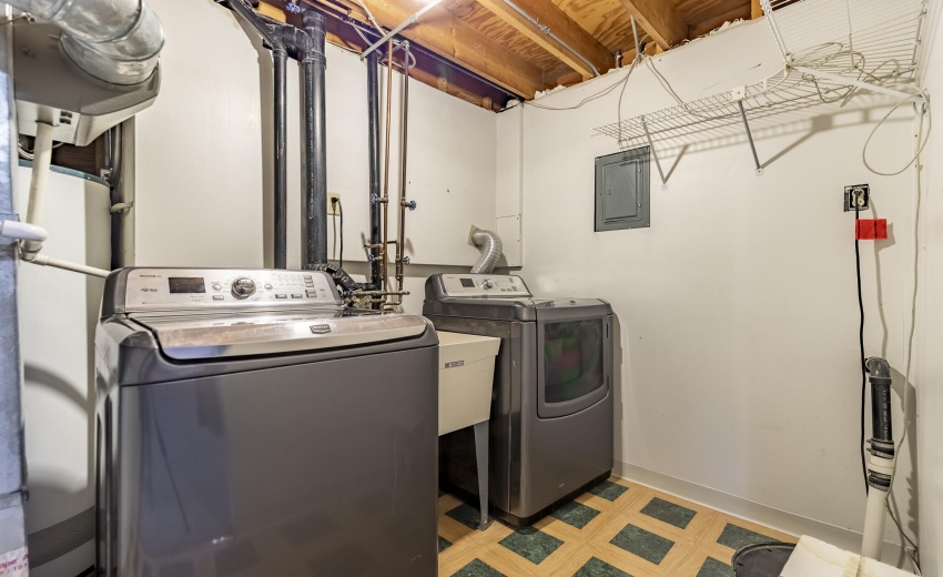 431 S Liverpool Rd-36