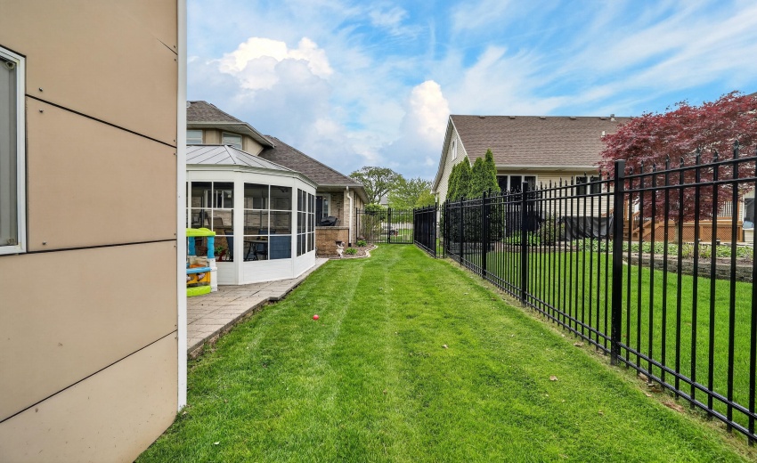 2914 Morningside Dr, Crown Point, IN 463