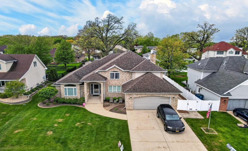 2914 Morningside Dr, Crown Point, IN 463