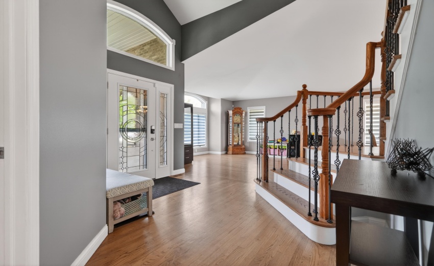 2914 Morningside Dr, Crown Point, IN 463