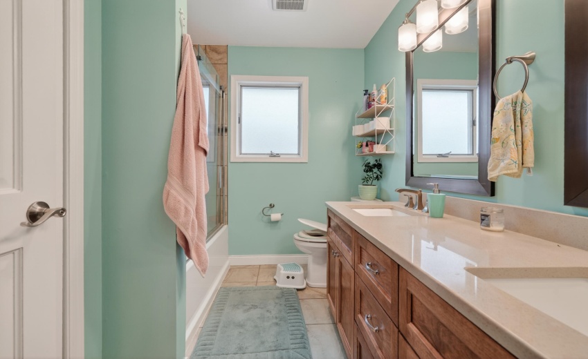 2914 Morningside Dr, Crown Point, IN 463