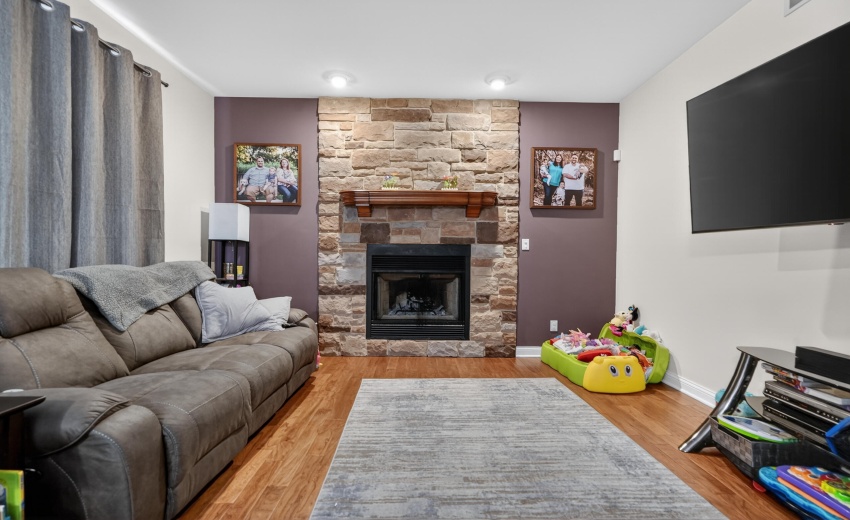 2914 Morningside Dr, Crown Point, IN 463