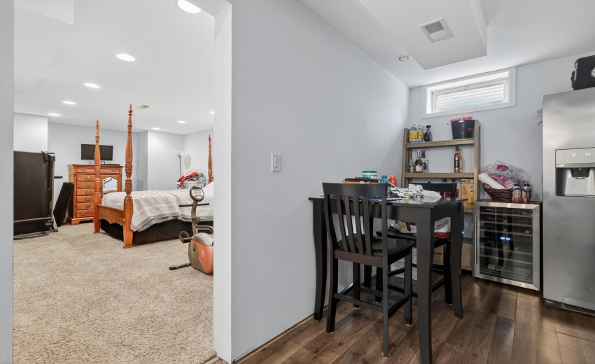 2914 Morningside Dr, Crown Point, IN 463