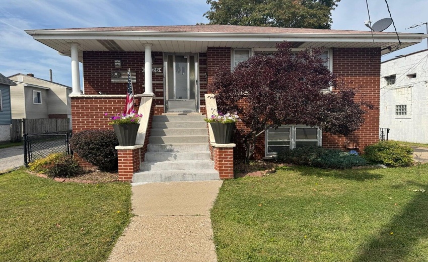 2226 White Oak ex photo