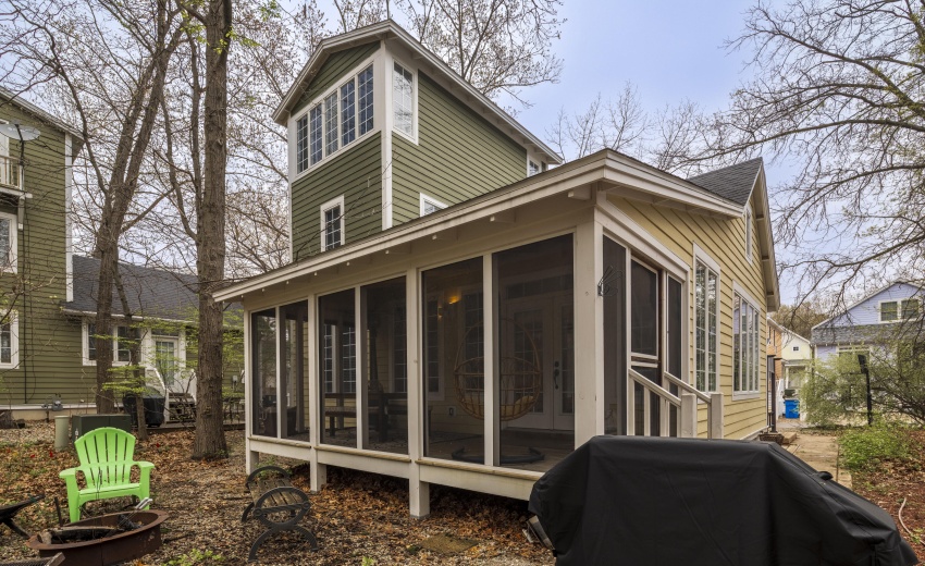 MRearCottageCamp0006