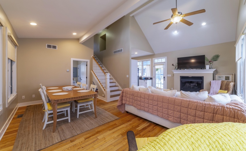 ELivingCottageCamp0026