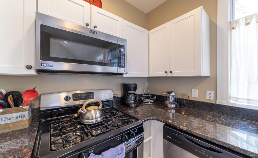 DKitchenCottageCamp0019