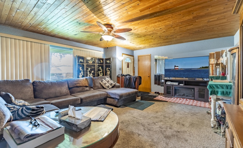 4900 Arthur St-14