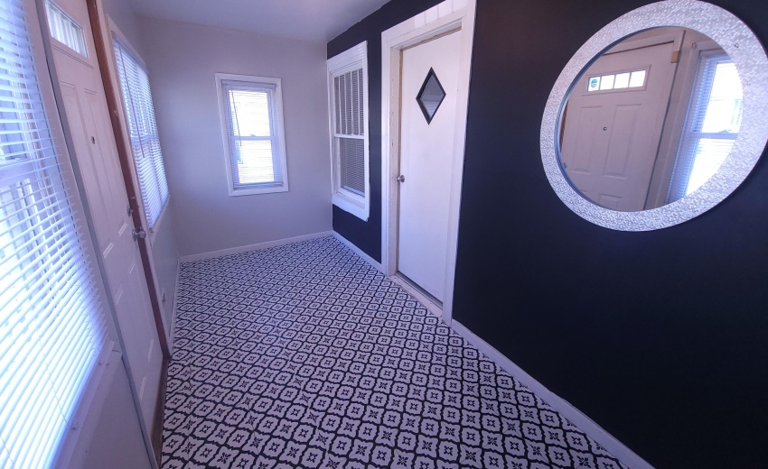 enclosed porch pic 2